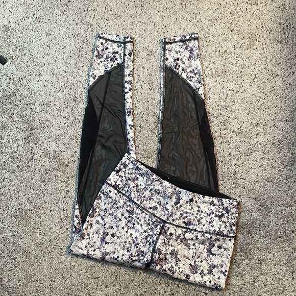 Victoria’s Secret Sport Medium Glitter Stars Mesh Back Leggings - Picture 1 of 6